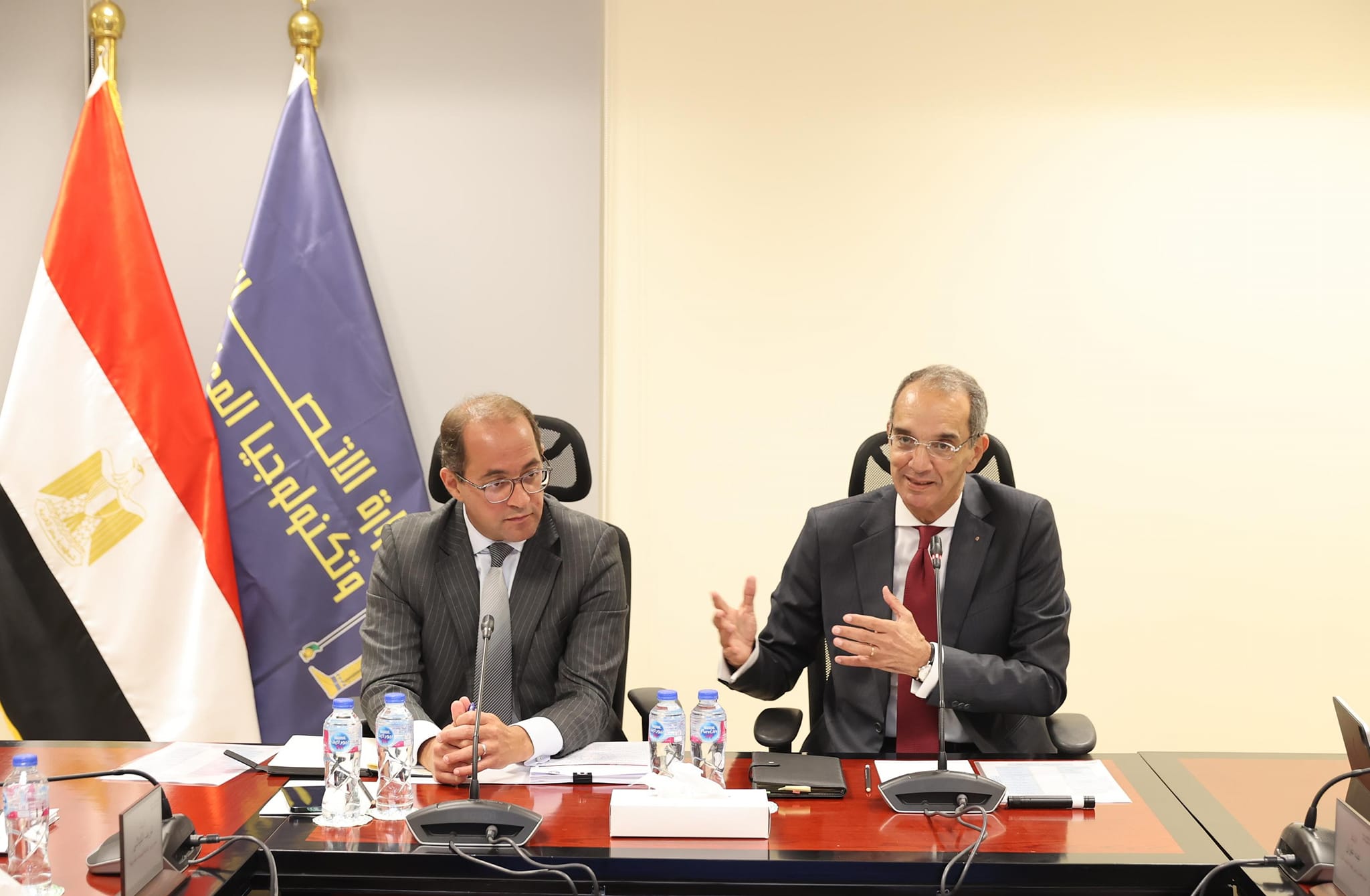 وزير الاتصالات في اجتماع مع وزير المالية