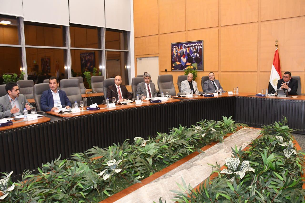وزير الإسكان بتابع موقف تنفيذ وحدات مبادرة سكن لكل المصريين