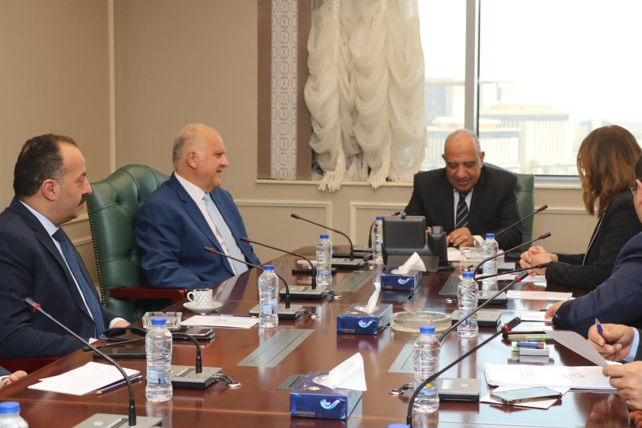 وزير الكهرباء يستقبل اعضاء لجنة الطاقة والبيئة