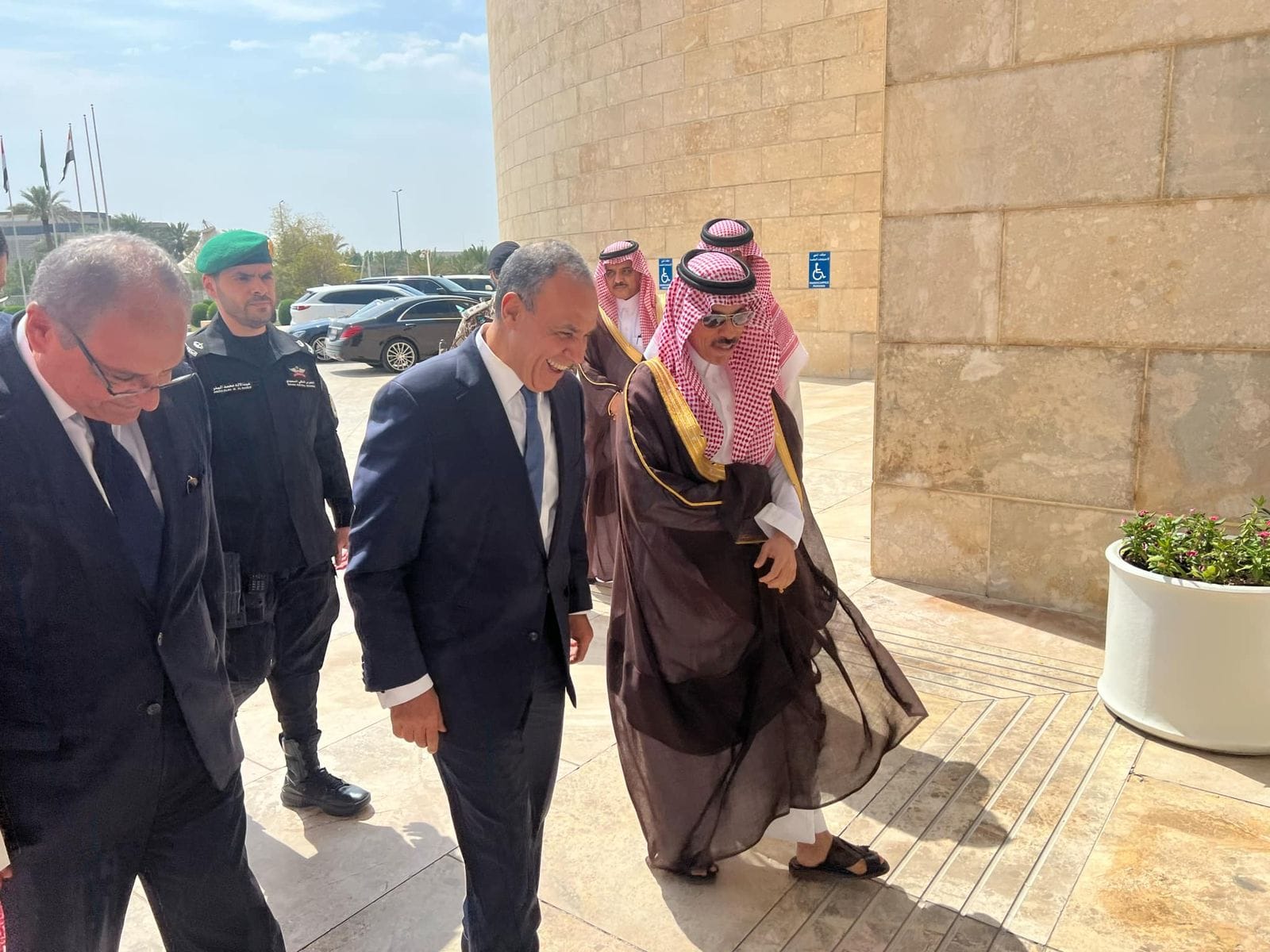وزير الخارجية مع نظيره السعودي