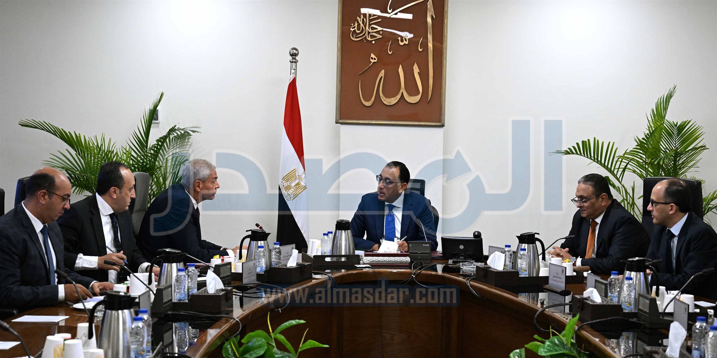 رئيس الوزراء في اجتماع مع رئيس هيئة الشراء الموحد