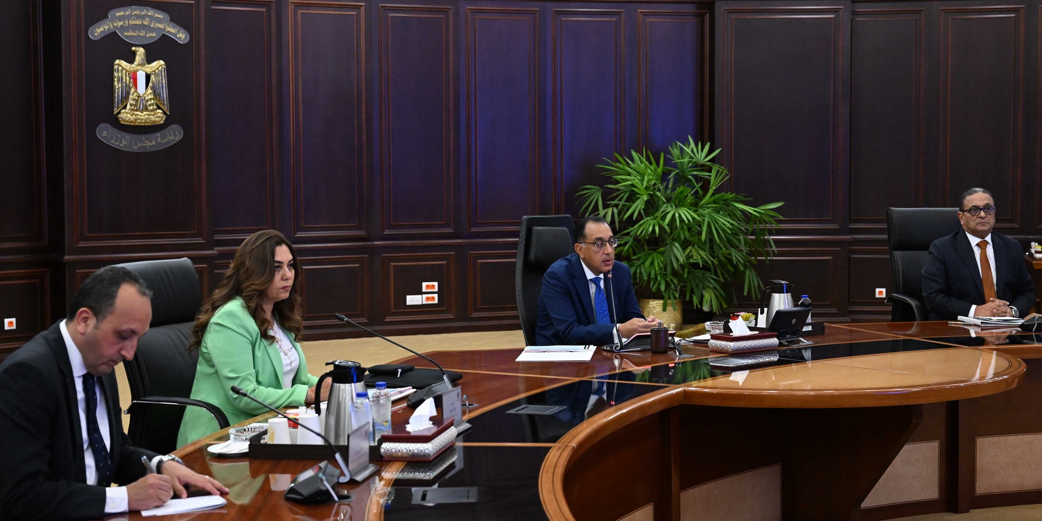 رئيس الوزراء يترأس اجتماع مجلس المحافظين
