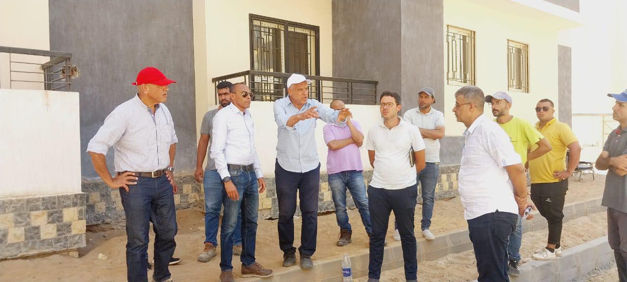 مسئولو الإسكان يتفقدون المشروعات السكنية بعدة مناطق ببدر