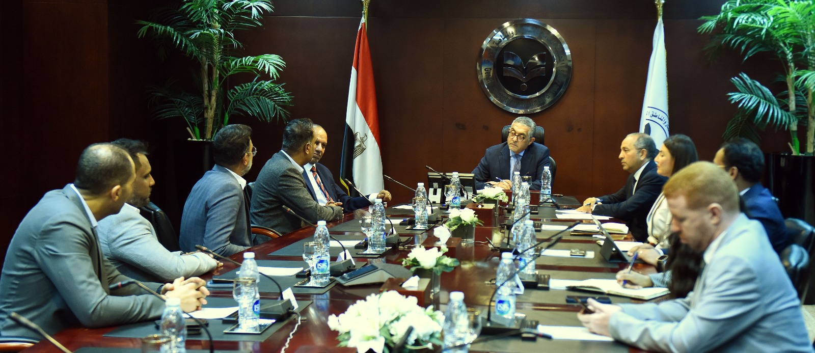 حسام هيبه في اجتماع مع وفد شركة بلاك آند ديكر الأميركية 