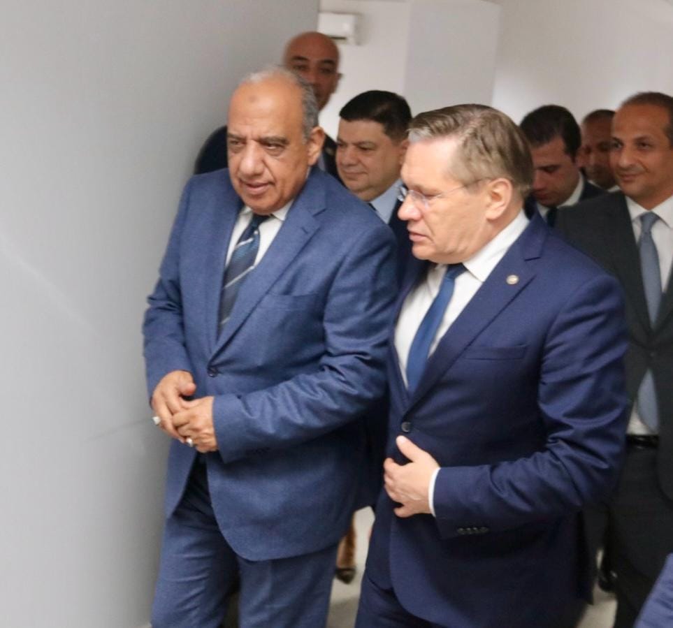 وزير الكهرباء مع مدير شركة روسآتوم الروسية وأتوم ستروي
