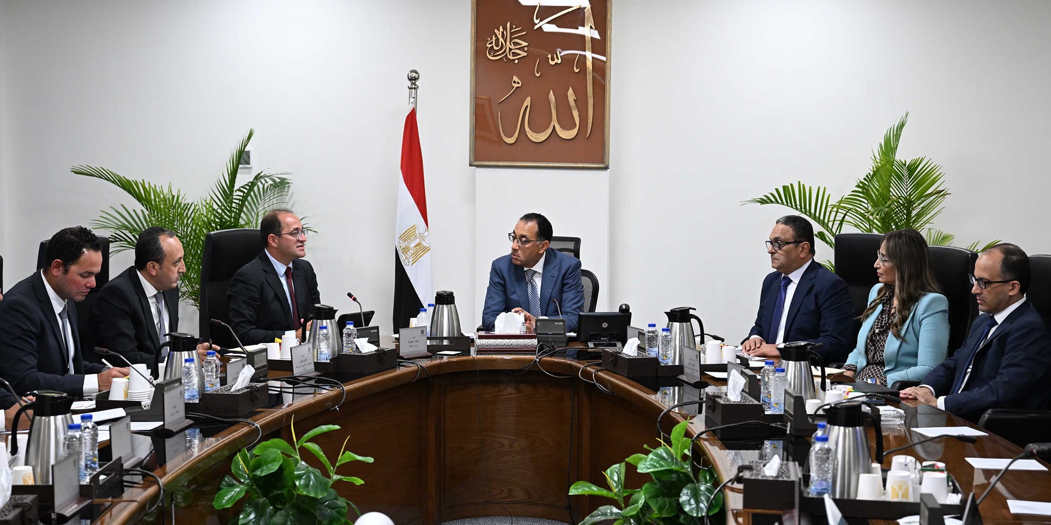 رئيس الوزراء يتابع جهود خفض الدين العام