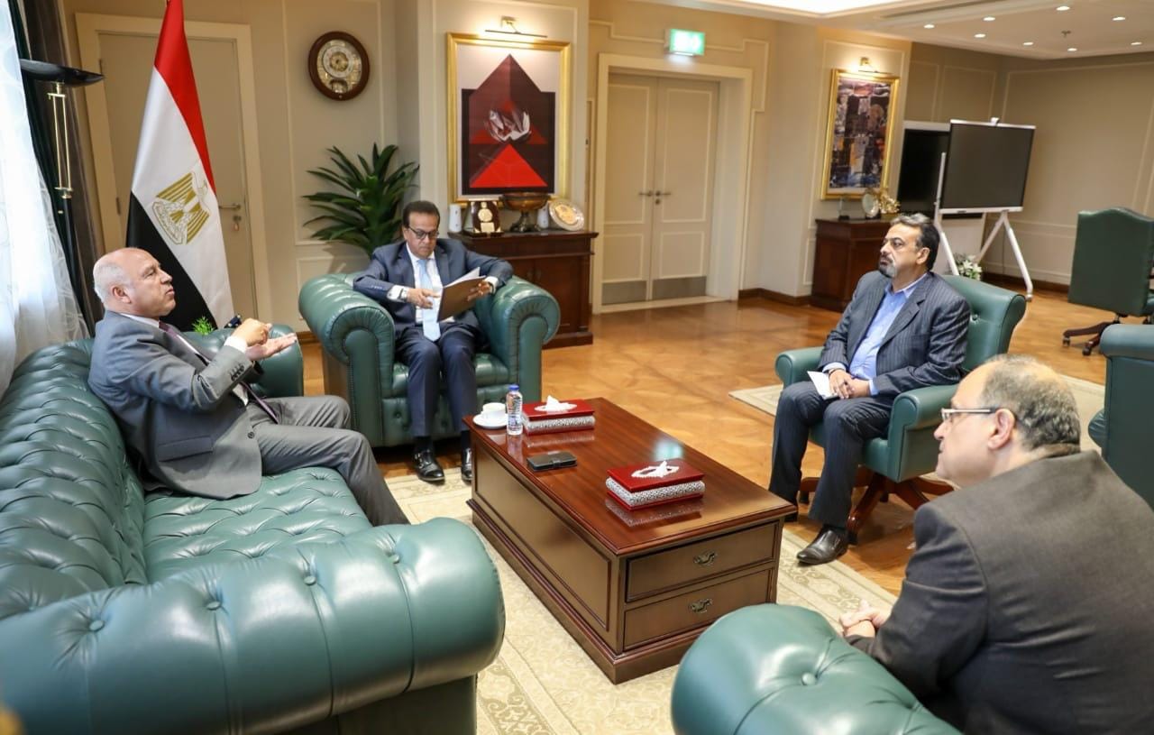 وزير الصحة يجتمع مع وزير النقل