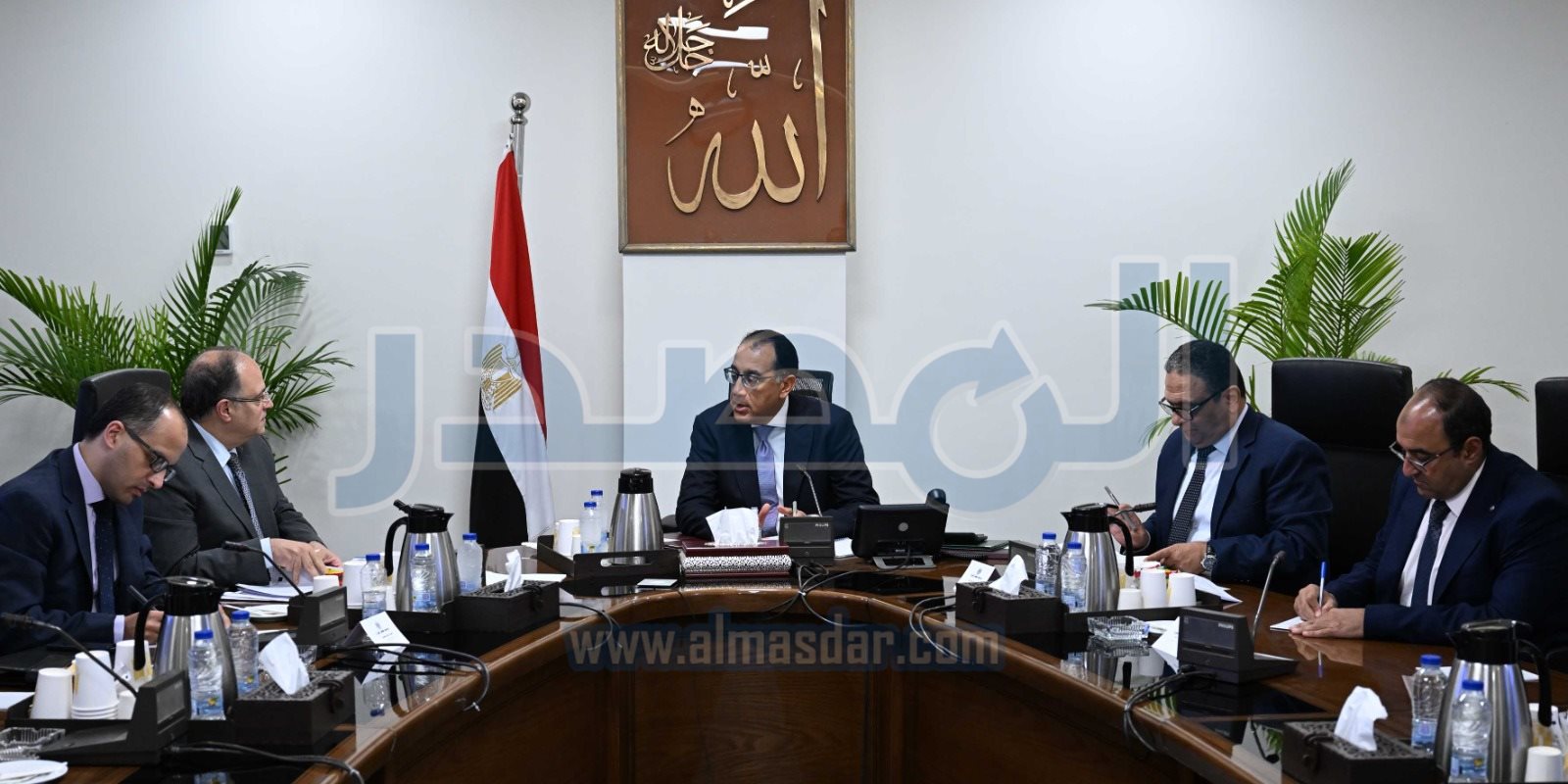 رئيس الوزراء مع رئيس هيئة الدواء