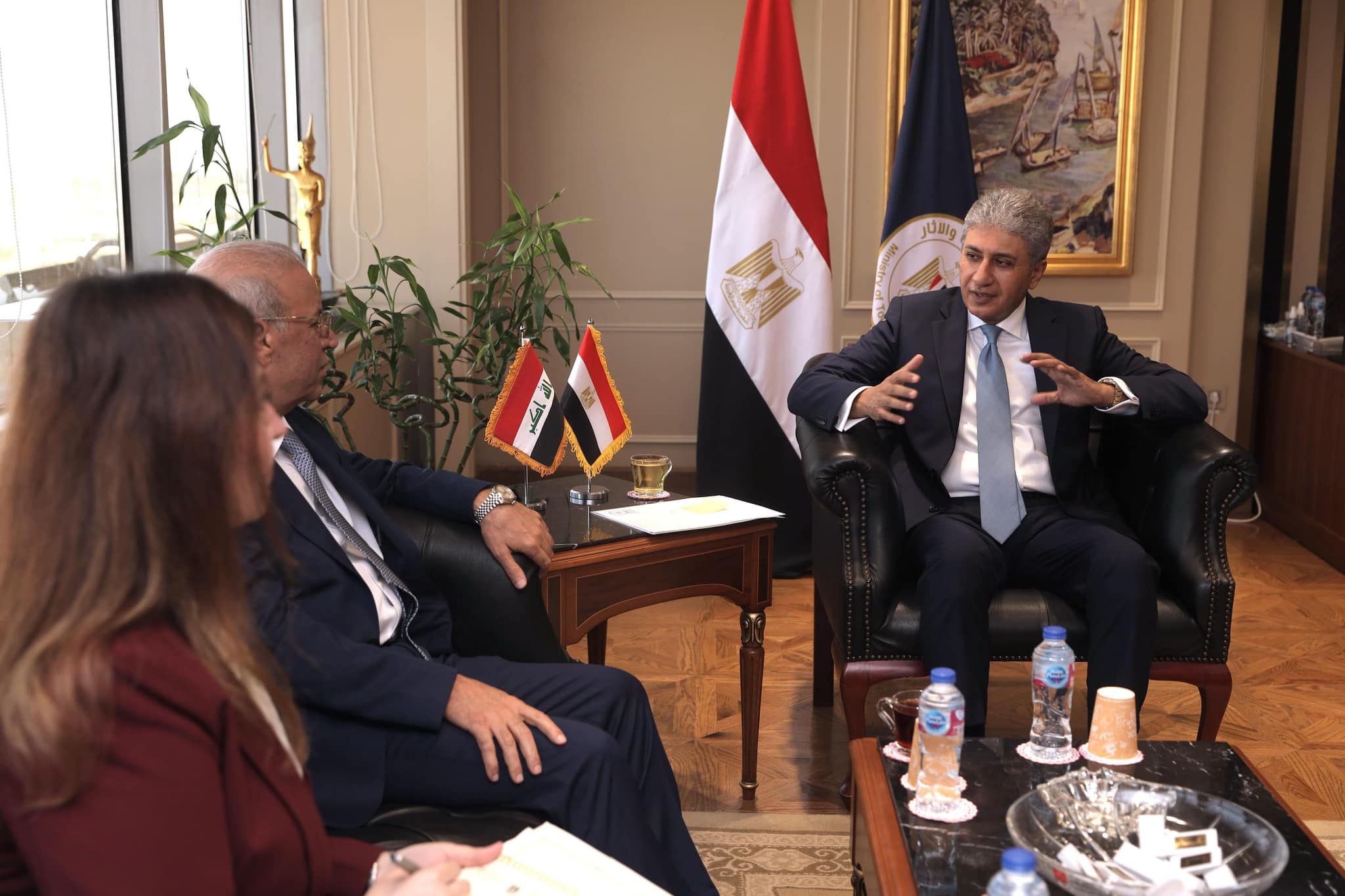 وزير السياحة يستقبل سفير جمهورية العراق