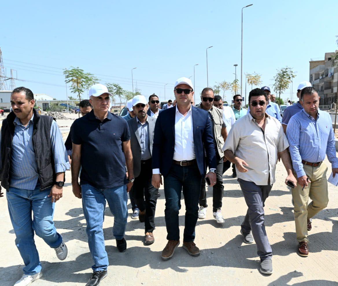 وزير الإسكان يتفقد وحدات المبادرة الرئاسية سكن لكل المصريين