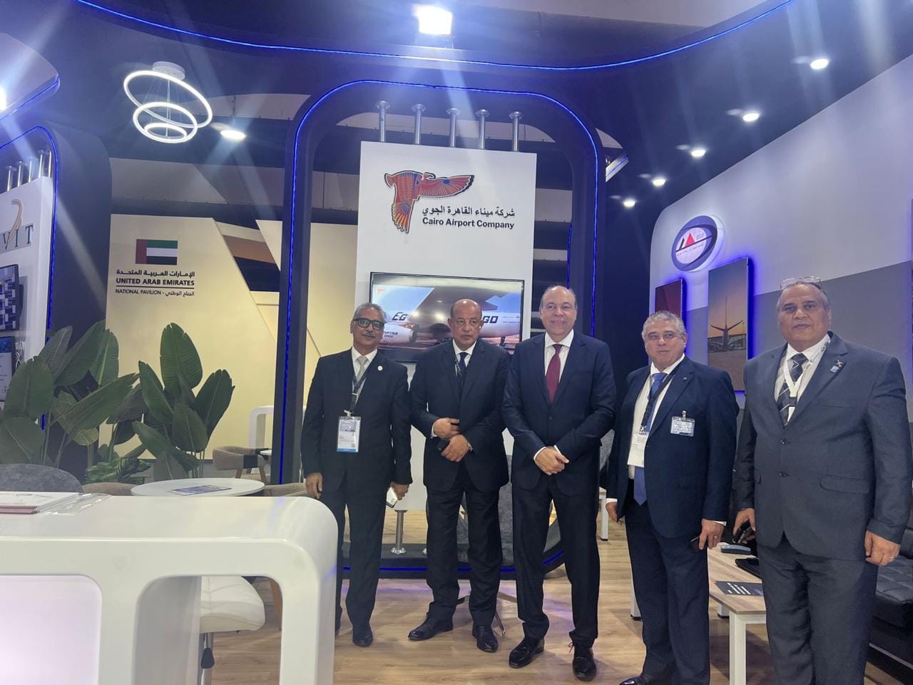 وزير الطيران المدني يقوم بجولة تفقدية موسعة لجميع الاجنحة التابعة للوزارة