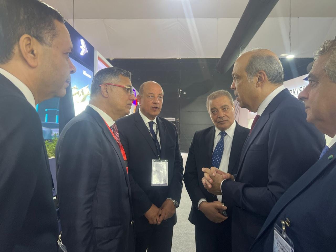 وزير الطيران المدني يقوم بجولة تفقدية موسعة لجميع الاجنحة التابعة للوزارة