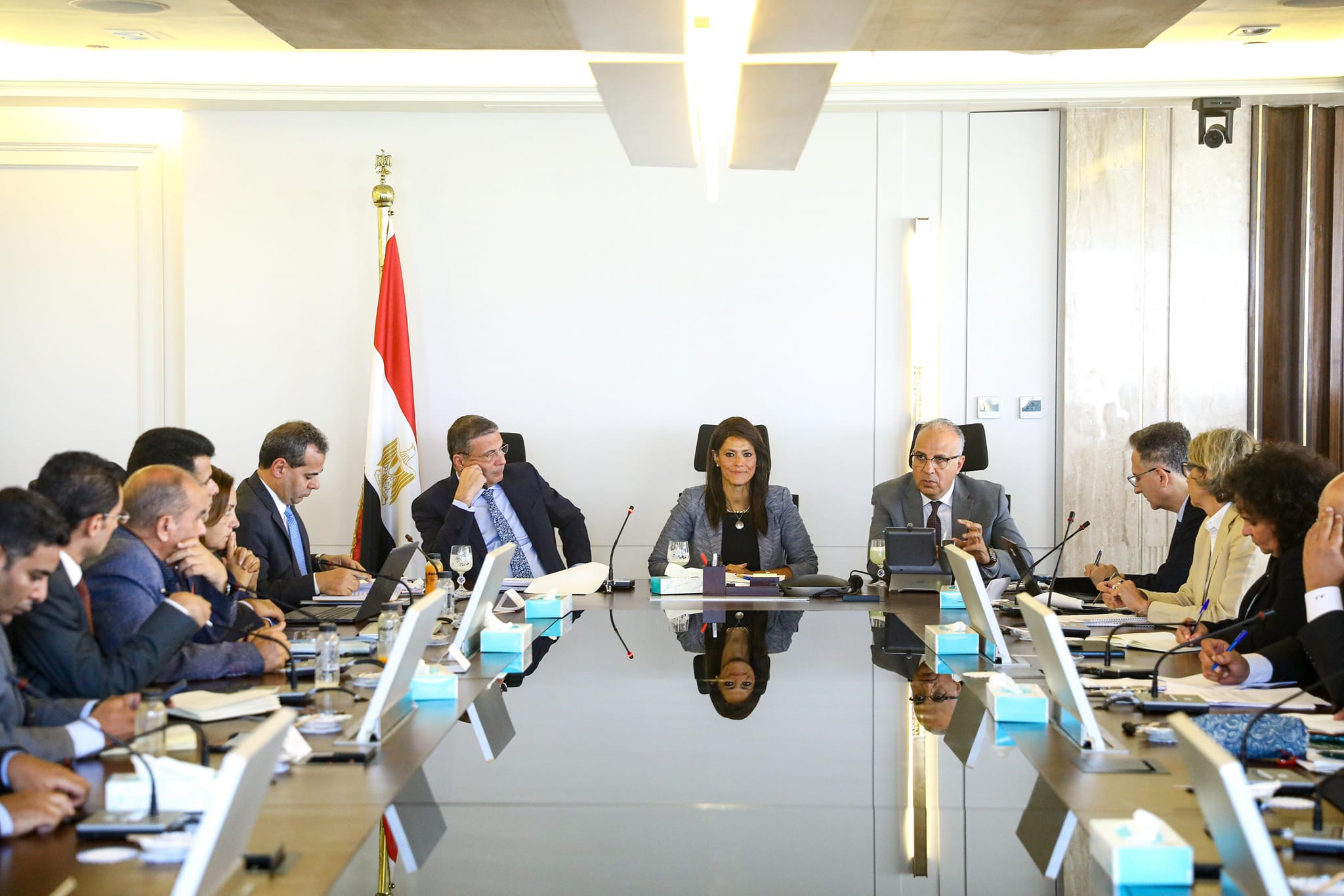 وزراء التخطيط والري والزراعة في اجتماع مع بعثة البنك الدولي