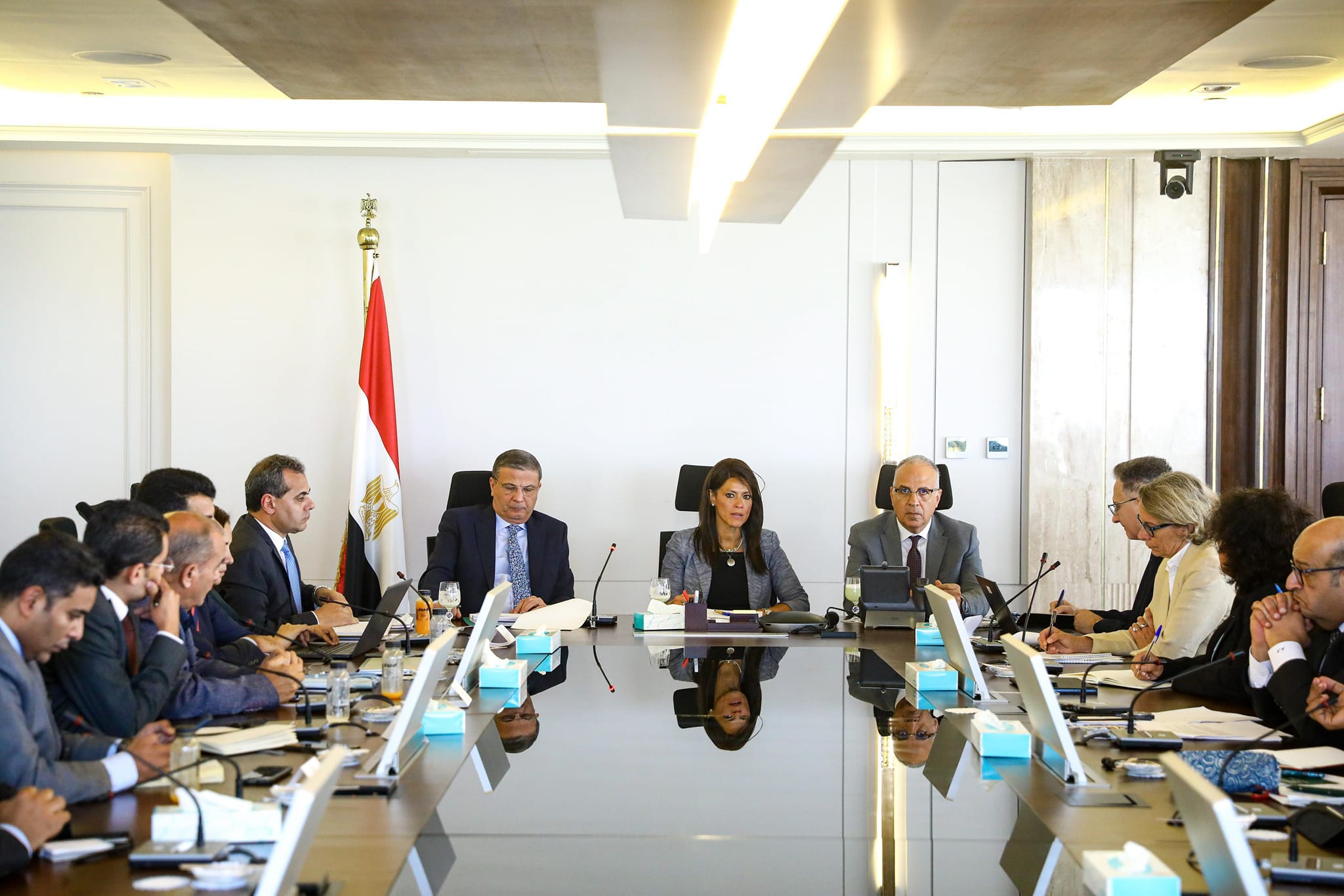 وزراء التخطيط والري والزراعة في اجتماع مع بعثة البنك الدولي