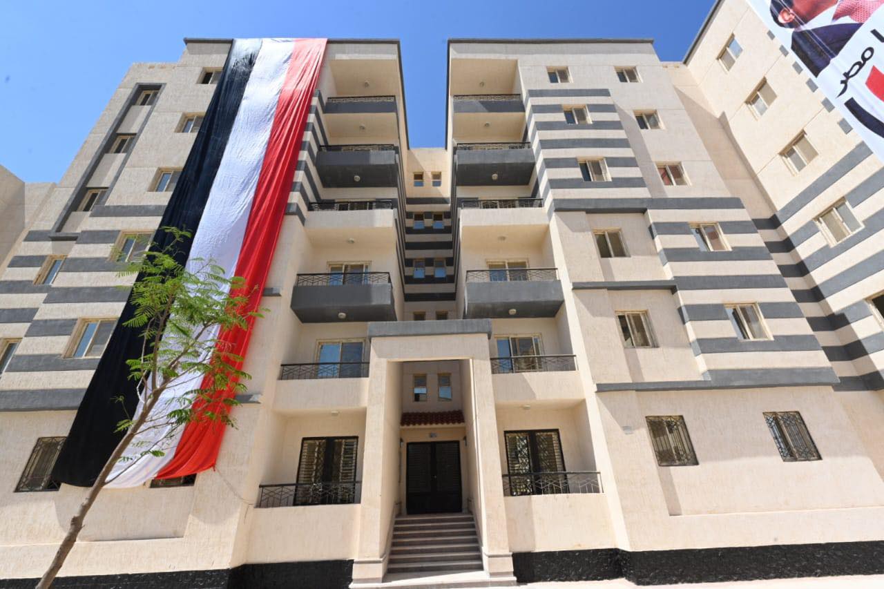 وزير الإسكان يتفقد وحدات المبادرة الرئاسية سكن لكل المصريين بأكتوبر