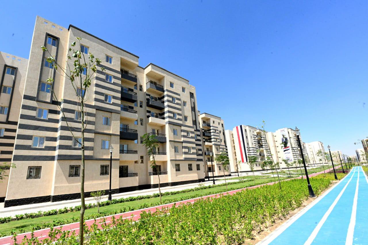 وزير الإسكان يتفقد وحدات المبادرة الرئاسية سكن لكل المصريين بأكتوبر