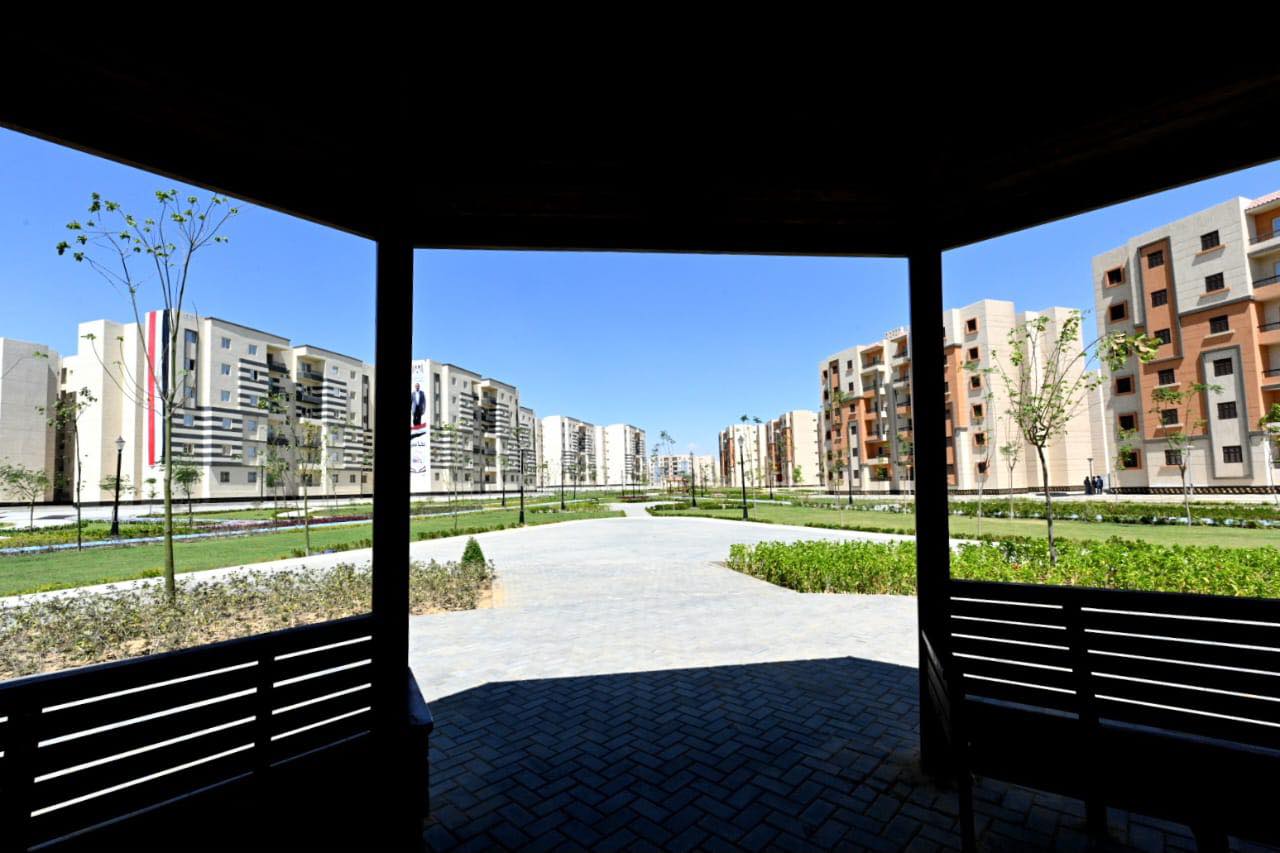 وزير الإسكان يتفقد وحدات المبادرة الرئاسية سكن لكل المصريين بأكتوبر
