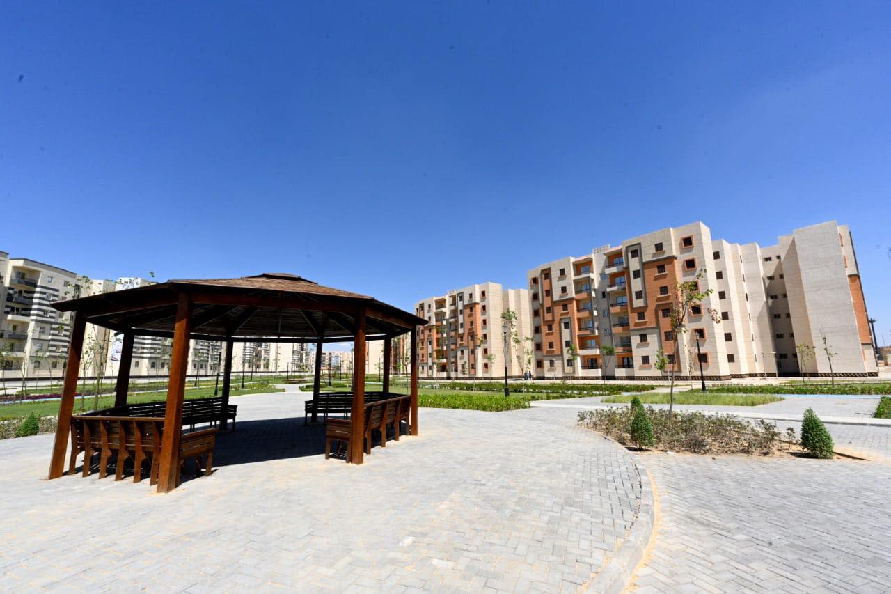 وزير الإسكان يتفقد وحدات المبادرة الرئاسية سكن لكل المصريين بأكتوبر