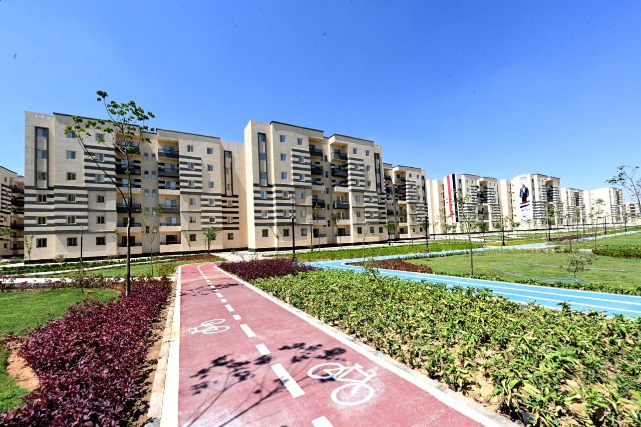 وزير الإسكان يتفقد وحدات المبادرة الرئاسية سكن لكل المصريين بأكتوبر