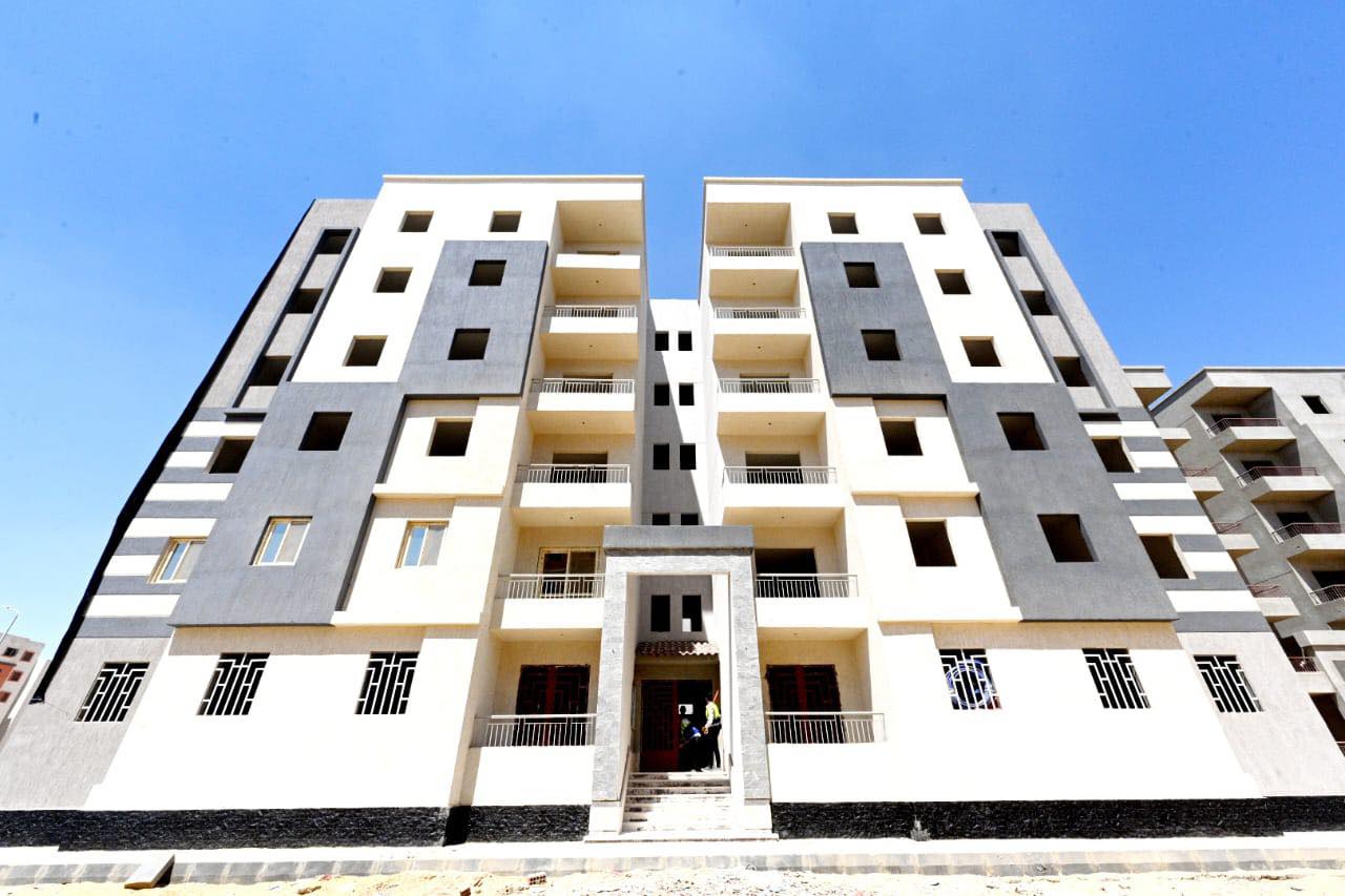 وزير الإسكان يتفقد وحدات المبادرة الرئاسية سكن لكل المصريين بأكتوبر