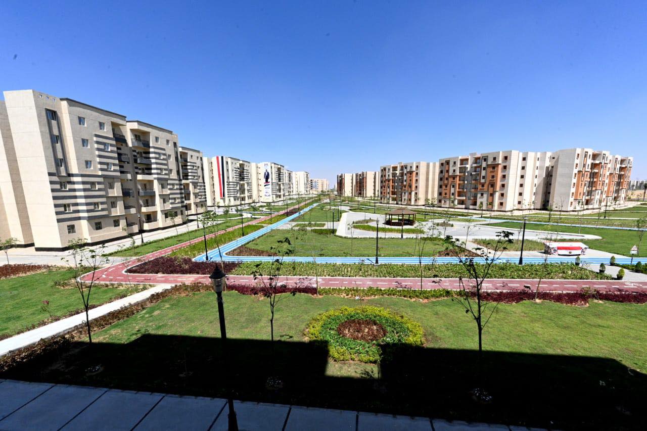 وزير الإسكان يتفقد وحدات المبادرة الرئاسية سكن لكل المصريين بأكتوبر