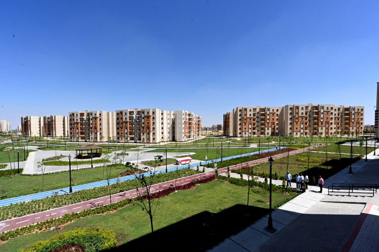 وزير الإسكان يتفقد وحدات المبادرة الرئاسية سكن لكل المصريين بأكتوبر