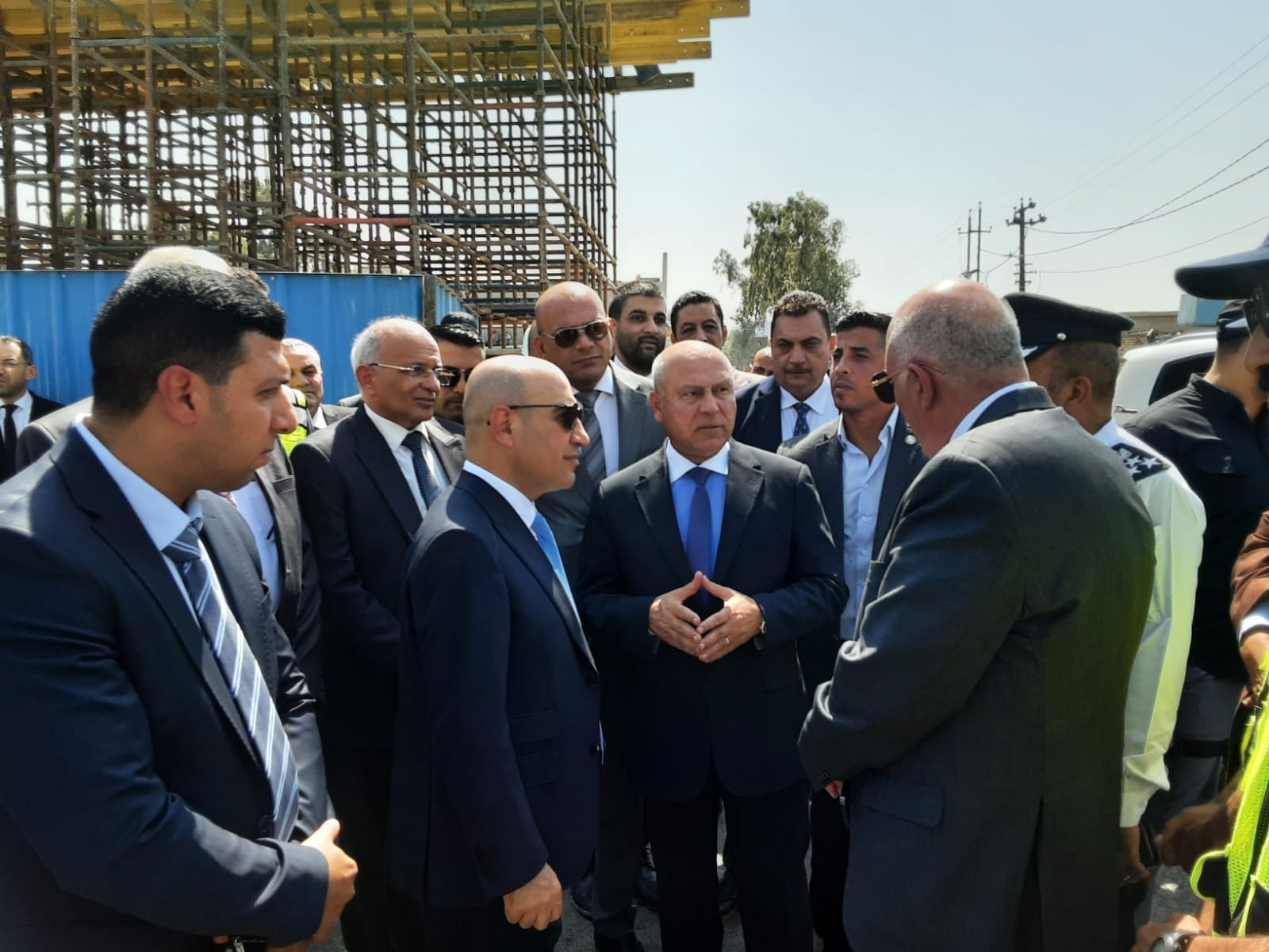 الوزير في اجتماع مع الوزراء والمسئولين العراقيين