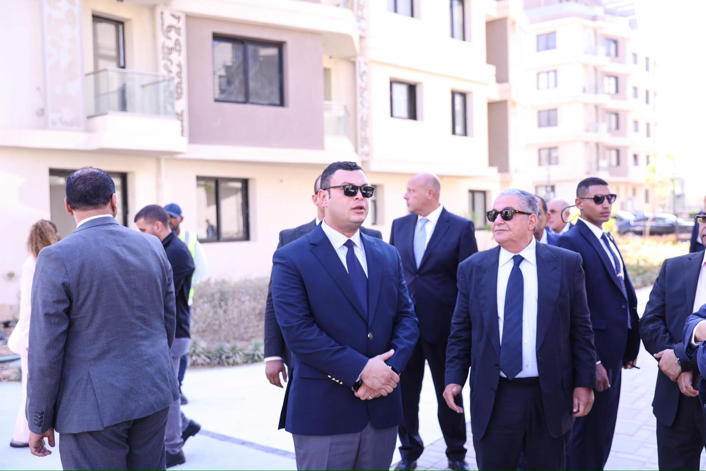 وزير الإسكان يتفقد مشروع باديا واحة أكتوبر