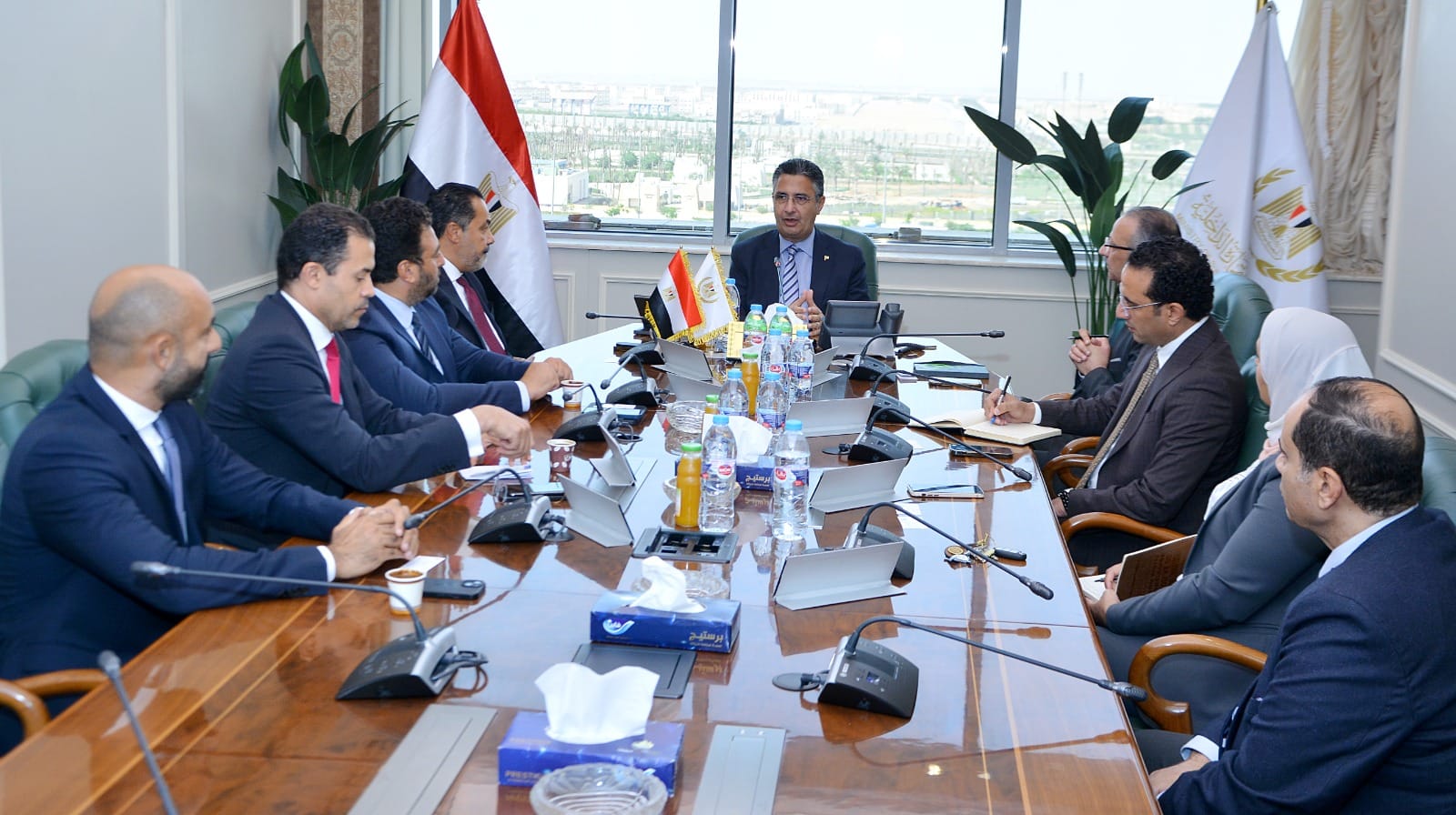 وزير التموين يلتقي وفد بنك أبو ظبي الأول مصر