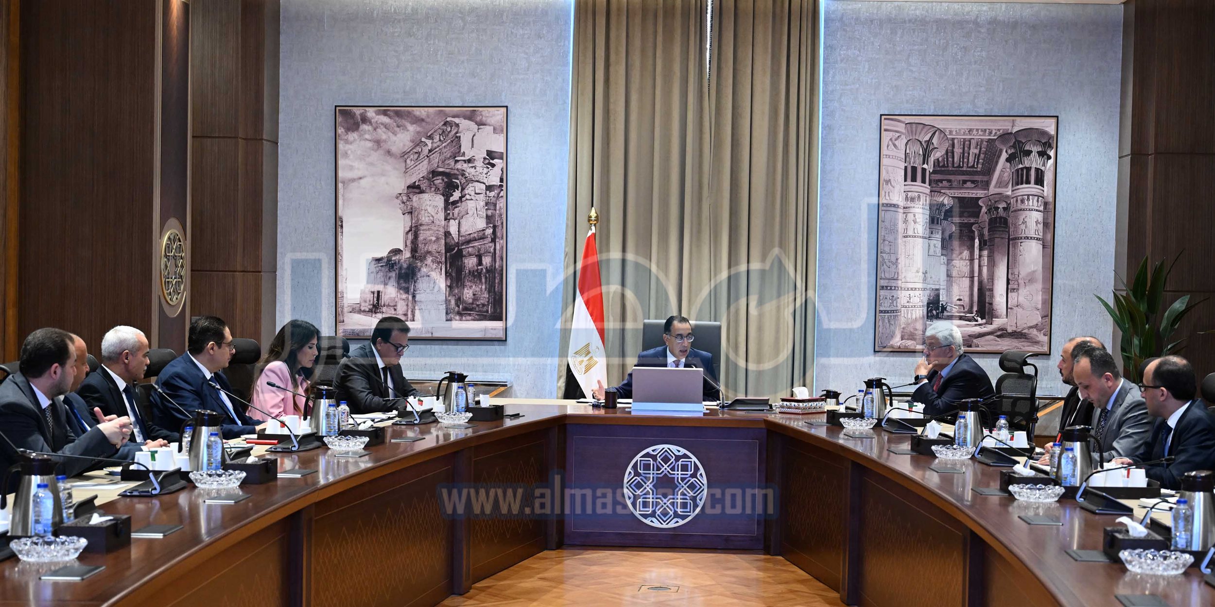 رئيس الوزراء يستعرض مخططًا لتطوير مستشفيات قصر العيني