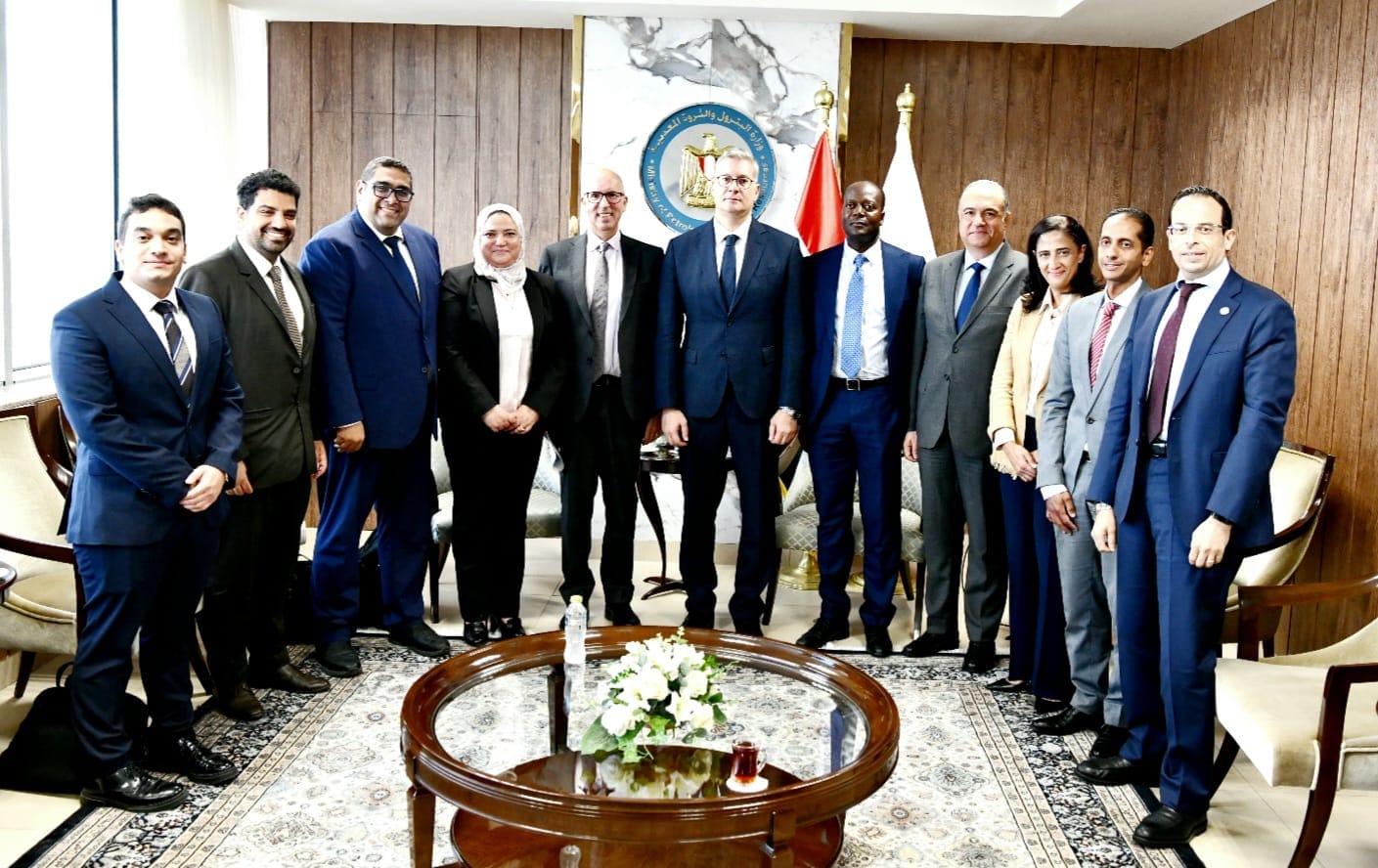 وزير البترول يلتقي بوفد البنك الدولى