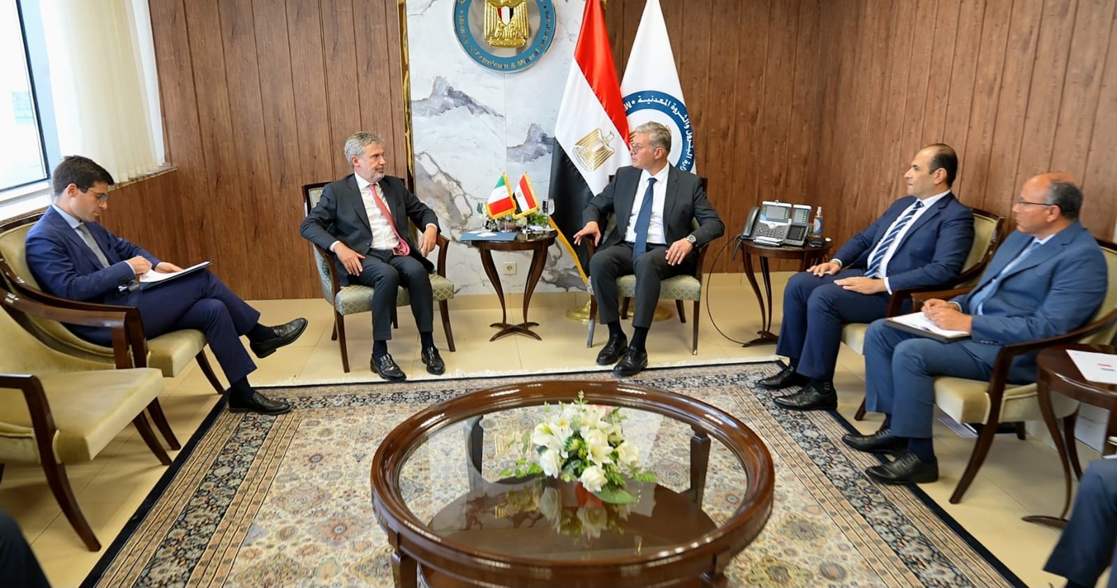 وزير البترول يستقبل سفير إيطاليا