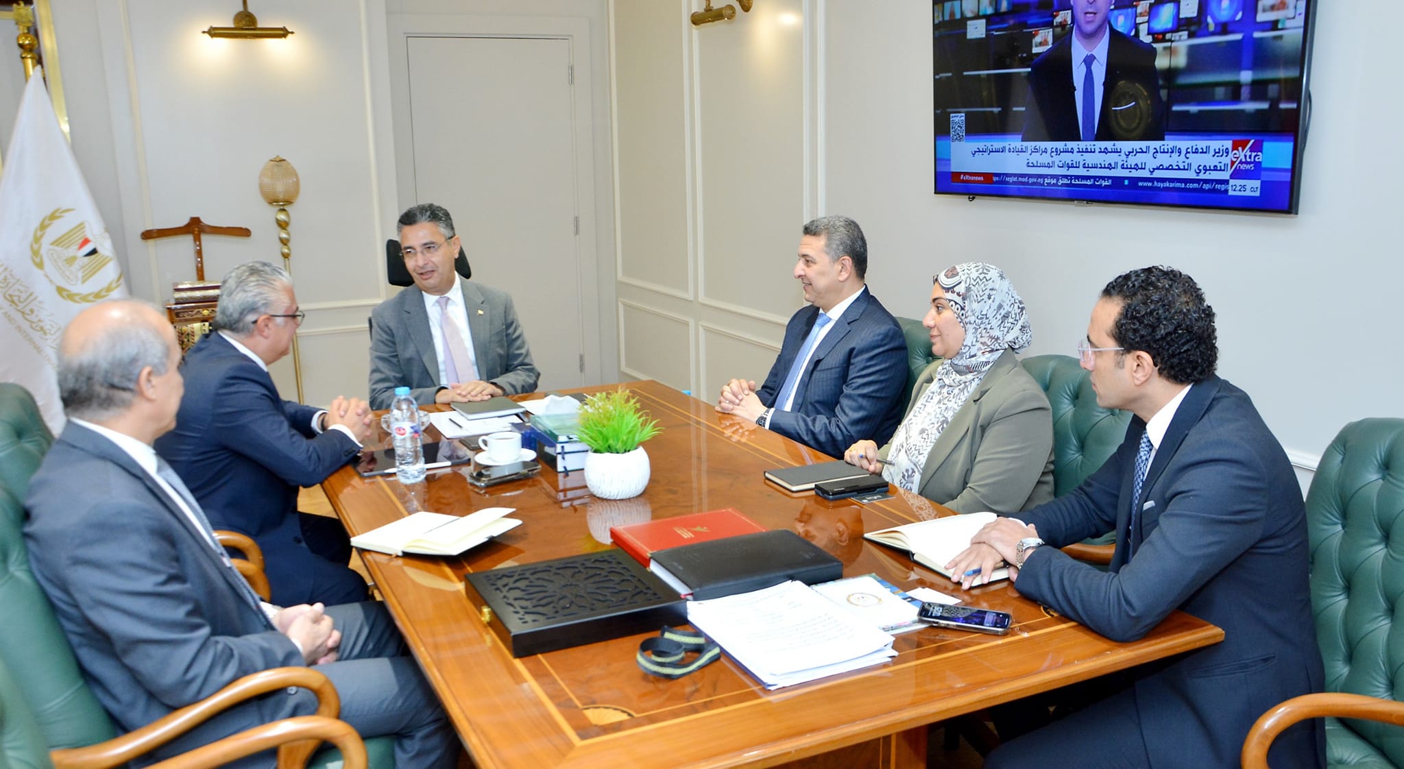 وزير التموين في اجتماع مع رئيس المنطقة الاقتصادية لقناة السويس