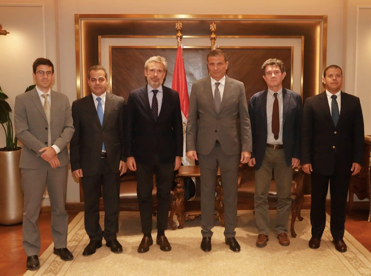 وزير الزراعة يلتقي السفير الإيطالي