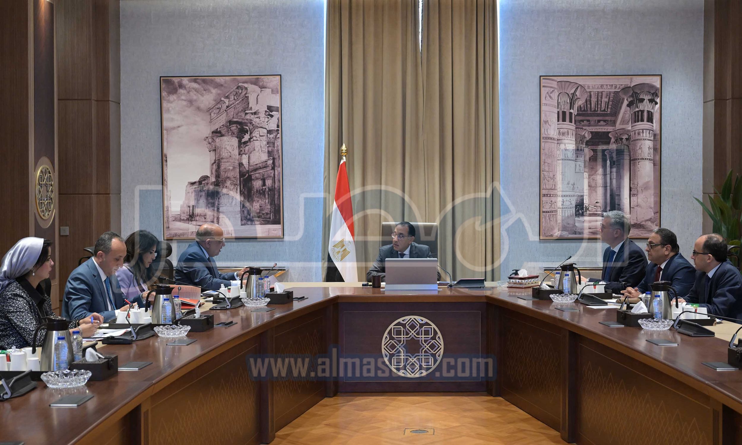 رئيس الوزراء يتابع جهود توفير احتياجات قطاع الكهرباء