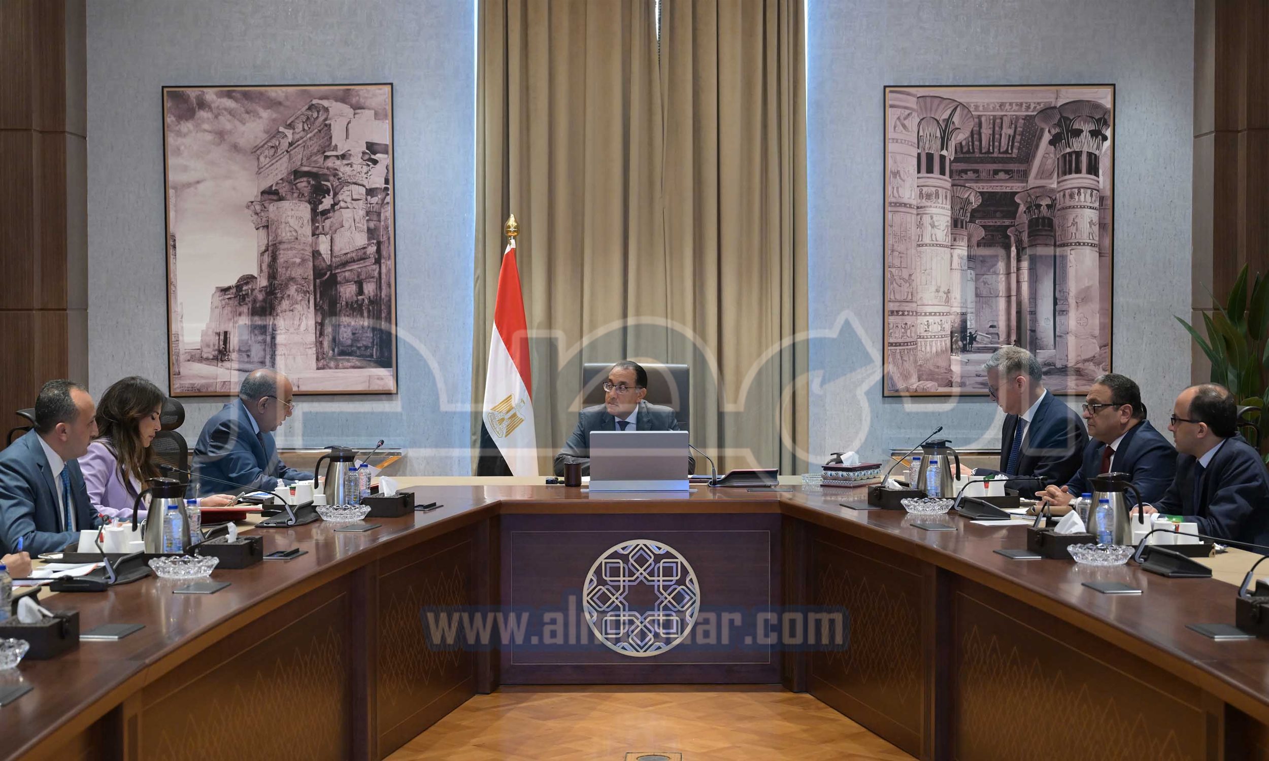 رئيس الوزراء يتابع جهود توفير احتياجات قطاع الكهرباء