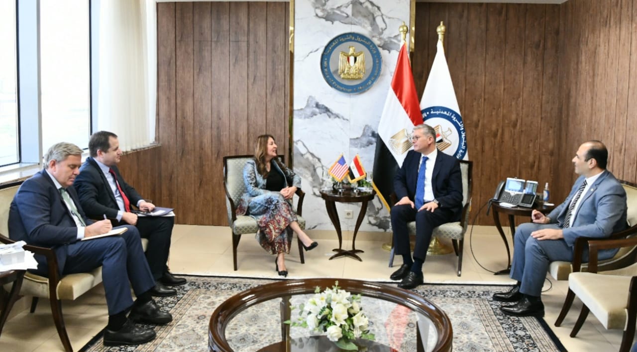 وزير البترول يستقبل سفيرة الولايات المتحدة الأمريكية فى مصر
