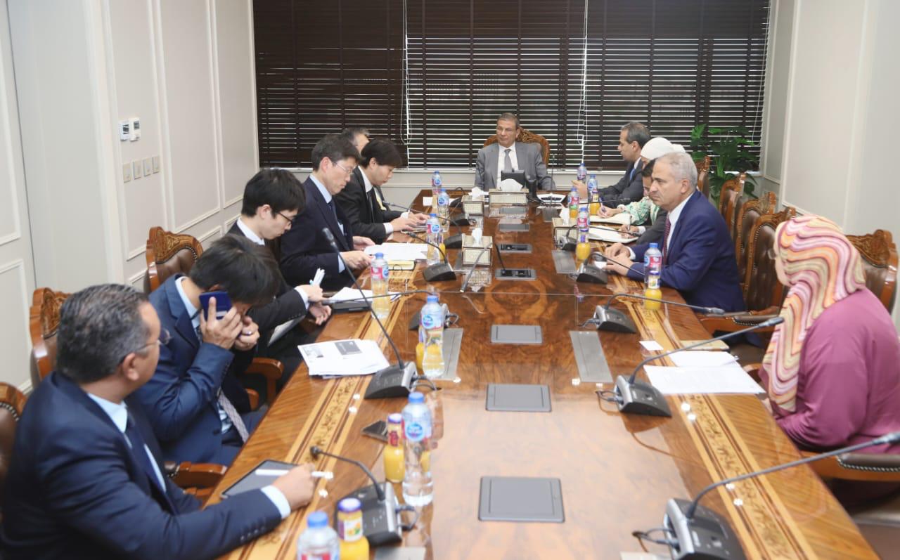 وزير الزراعة في اجتماع مع السفير الياباني