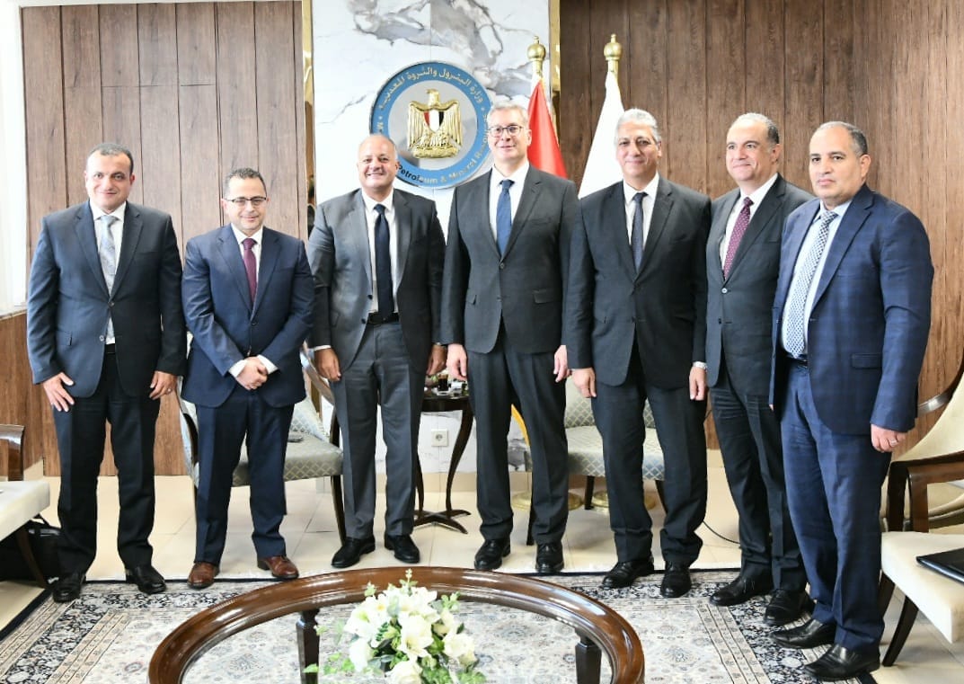 وزير البترول يلتقي الرئيس الإقليمي لشركة بريتش بتروليوم