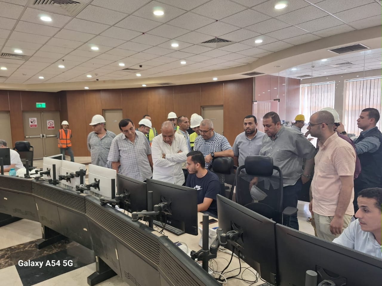 عصمت فى زيارة لمحطة توليد كهرباء غرب القاهرة البخارية
