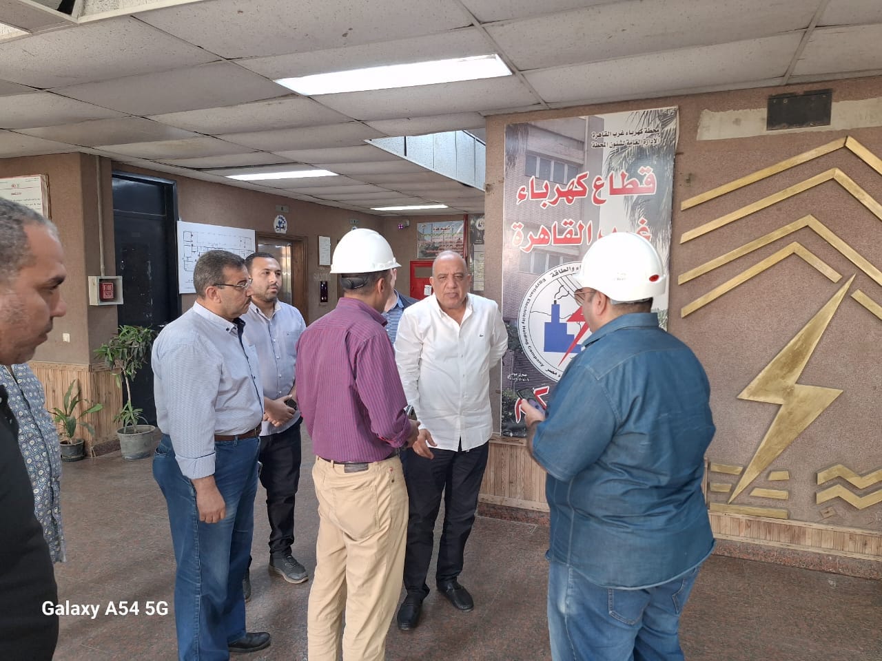عصمت فى زيارة لمحطة توليد كهرباء غرب القاهرة البخارية