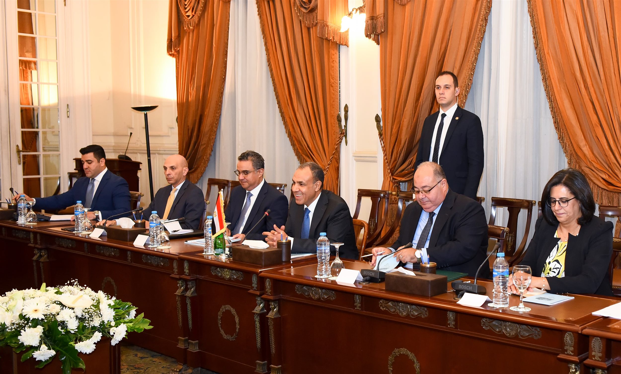 وزير الخارجية يعقد جلسة مباحثات مع نظيره المجري بالقاهرة