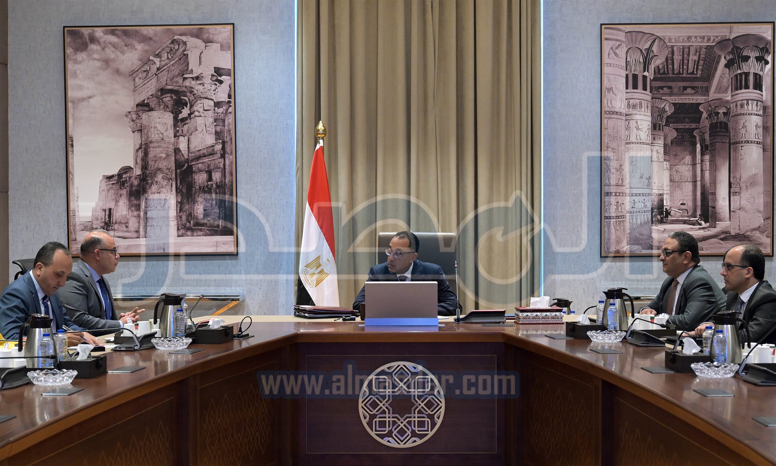 رئيس الوزراء في اجتماع مع رئيس هيئة الرقابة المالية