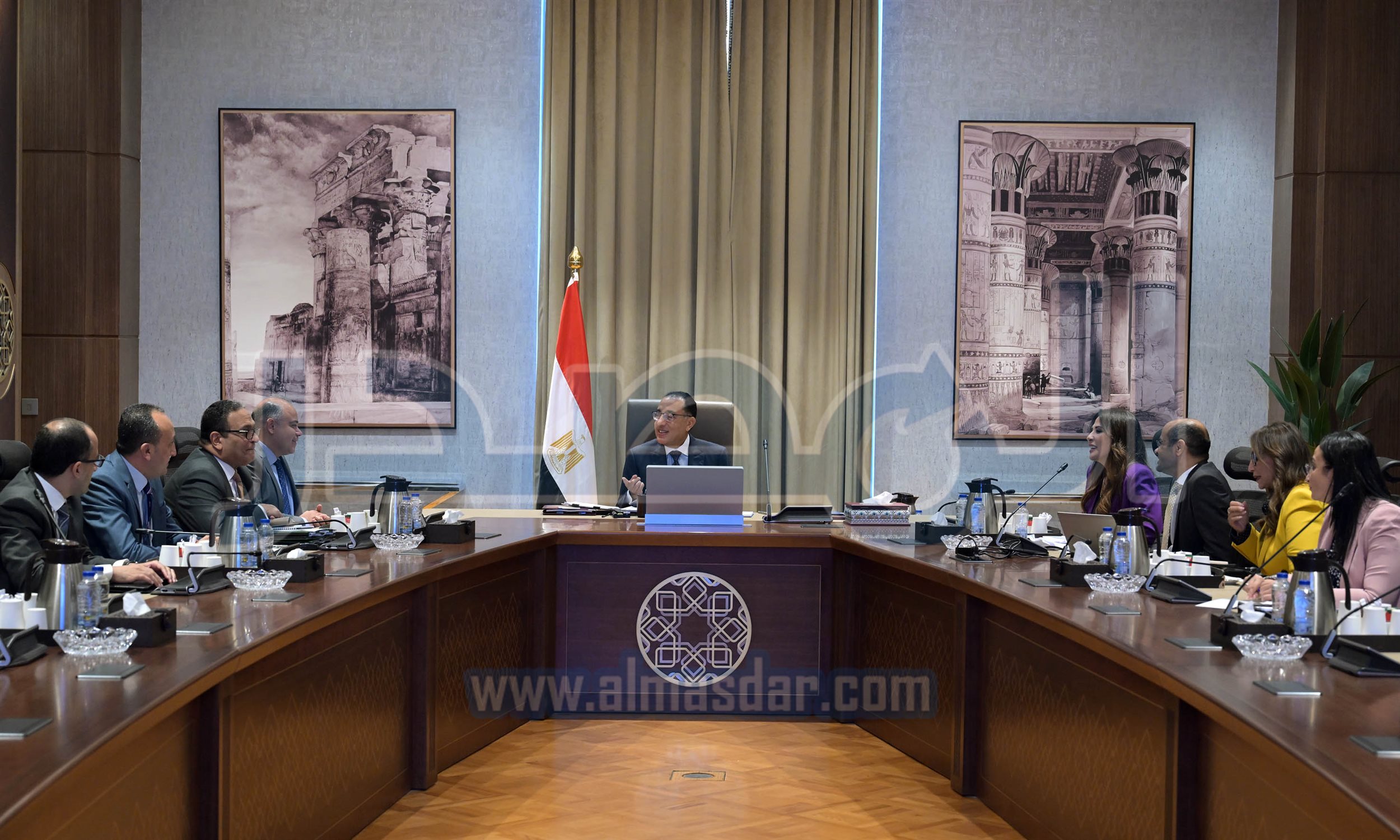 رئيس الوزراء يتابع جهود تطوير أداء سوق الأوراق المالية