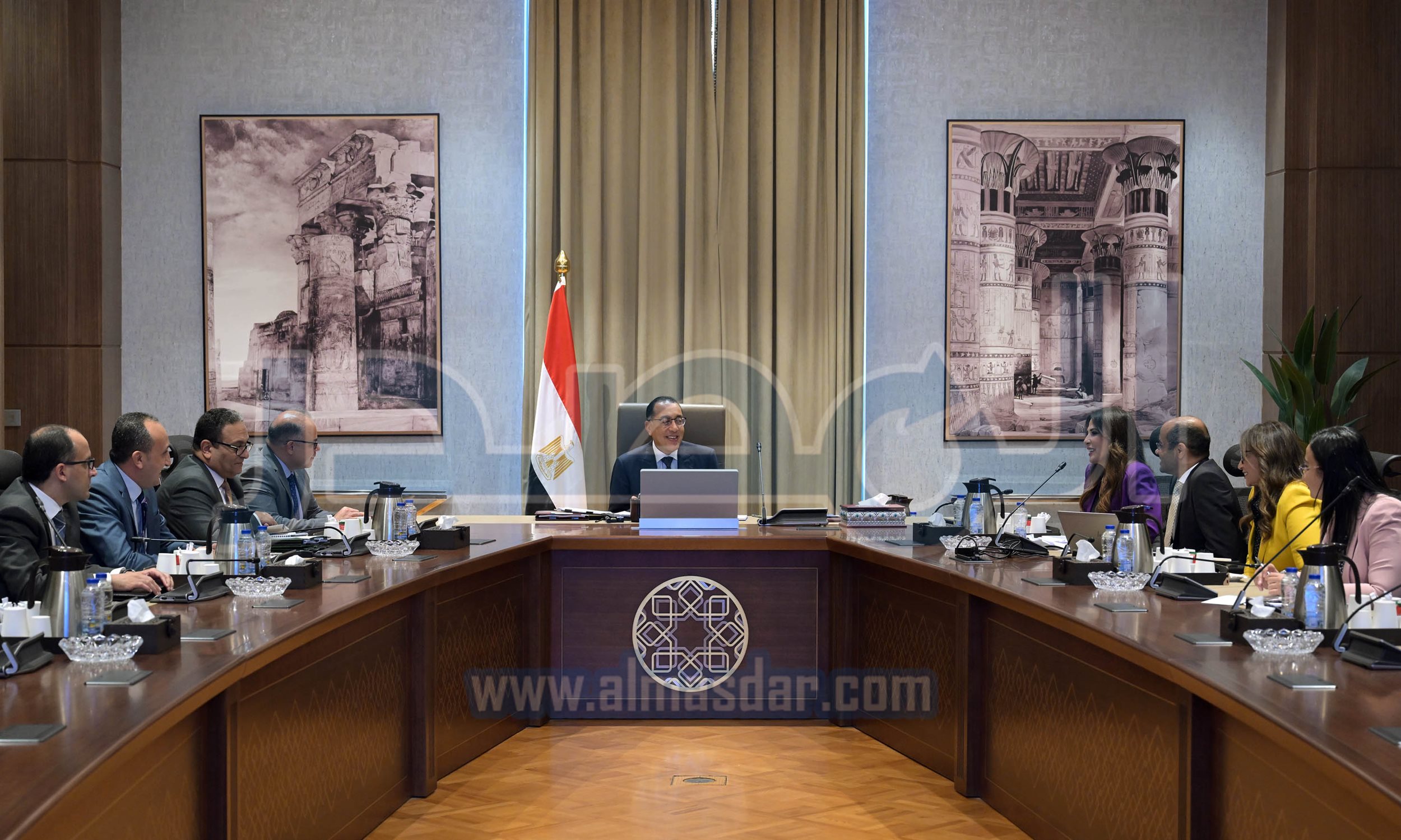رئيس الوزراء يتابع جهود تطوير أداء سوق الأوراق المالية