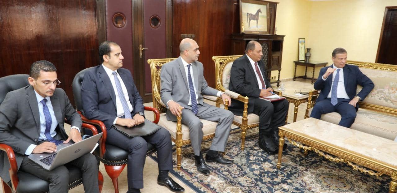وزير الزراعة مع رئيس مجلس إدارة مجموعة الحكير القابضة