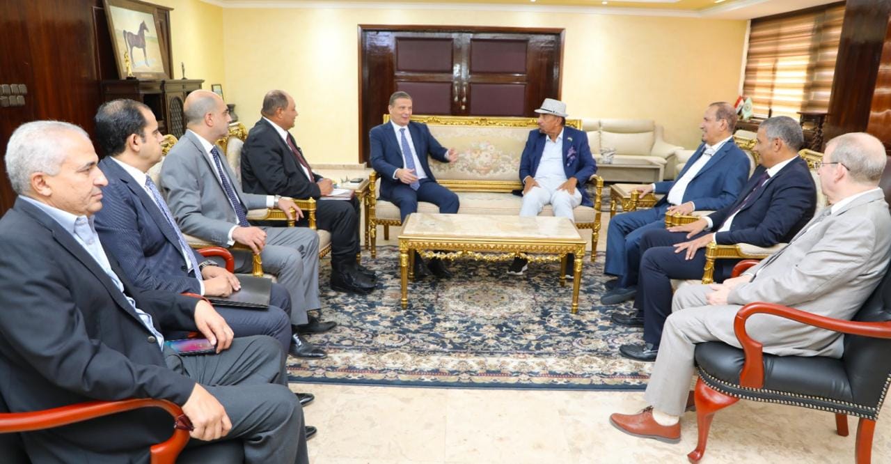 وزير الزراعة مع رئيس مجلس إدارة مجموعة الحكير القابضة