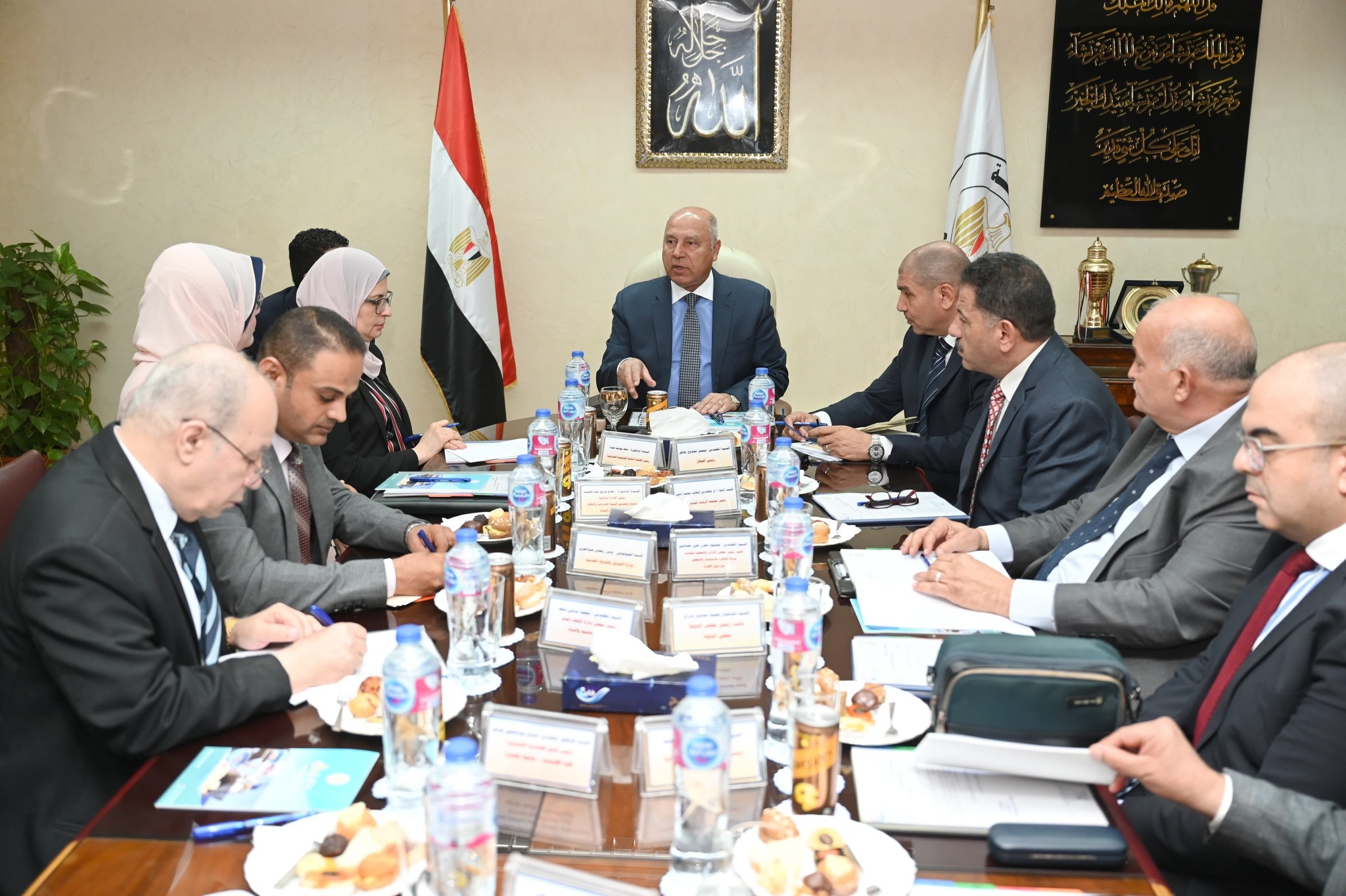 الوزير يترأس اجتماع الهيئة العامة لتنفيذ المشروعات الصناعية