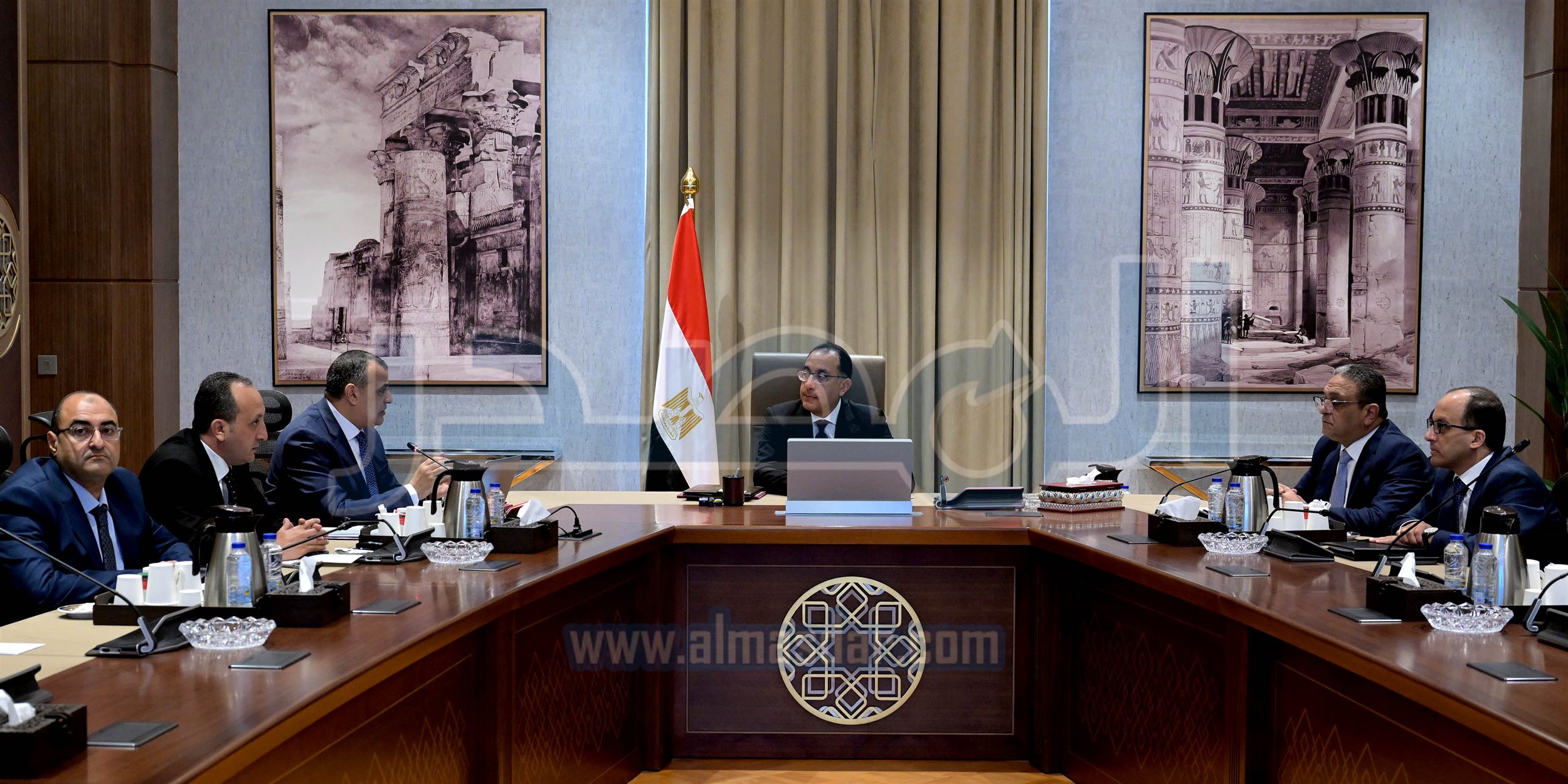 رئيس الوزراء في اجتماع مع وزير الدولة للإنتاج الحربي