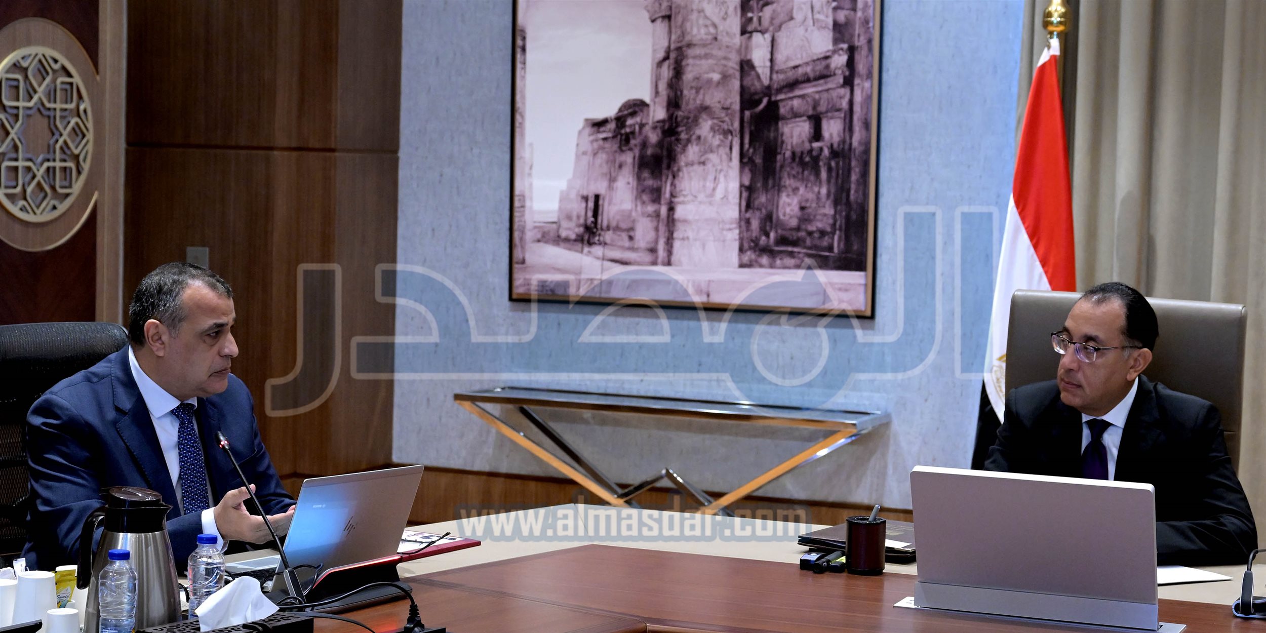 رئيس الوزراء في اجتماع مع وزير الدولة للإنتاج الحربي